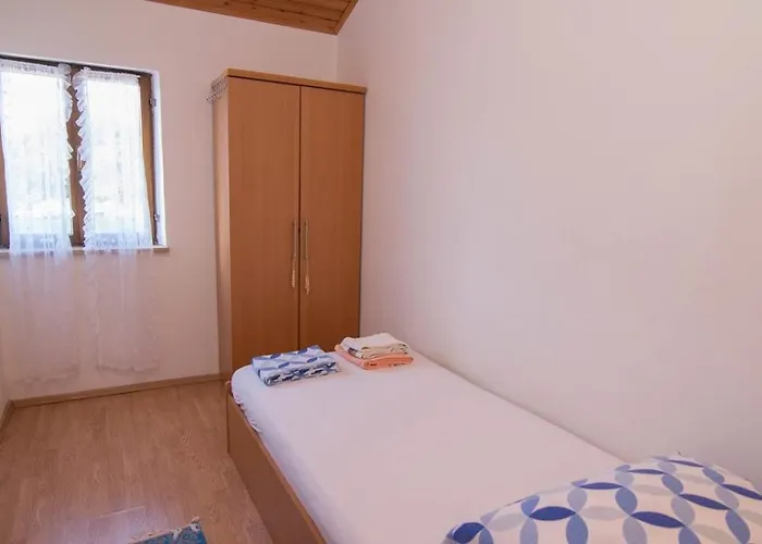 Πανσιόν Josip A3 Nerezine