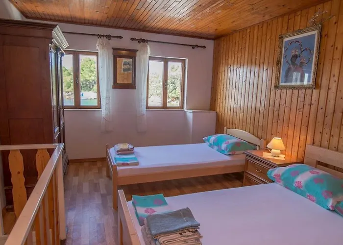 Josip A3 Πανσιόν