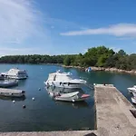 Josip Punta Kriza Pensjonat 3*