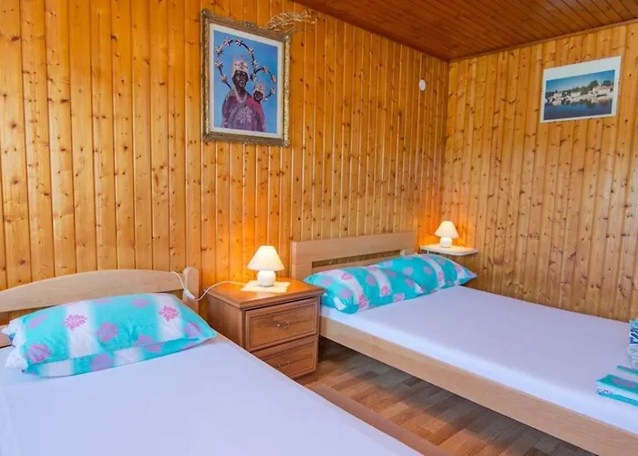 Josip A3 3* Nerezine