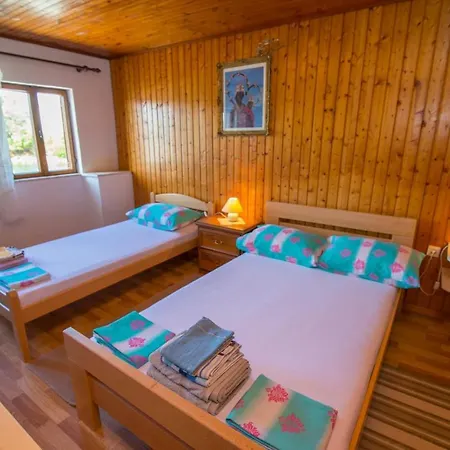 Josip A3 Apartment Nerezine