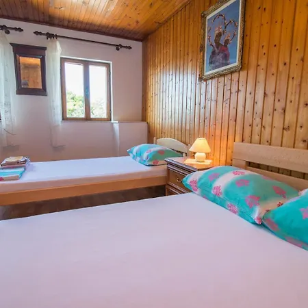 Josip A3 Apartment Nerezine