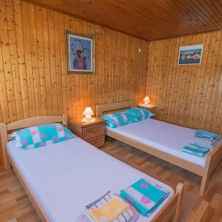 Josip A3 Apartment *